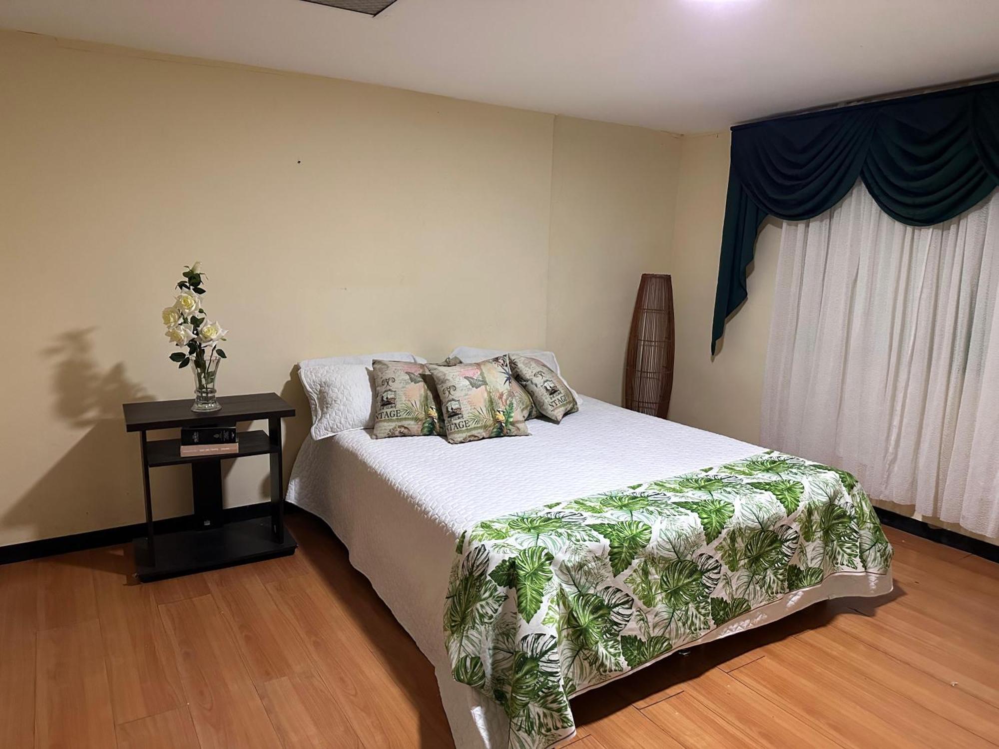 El Refugio Del Colibri Bed & Breakfast ซานตาโรซา เดกาบัล ภายนอก รูปภาพ